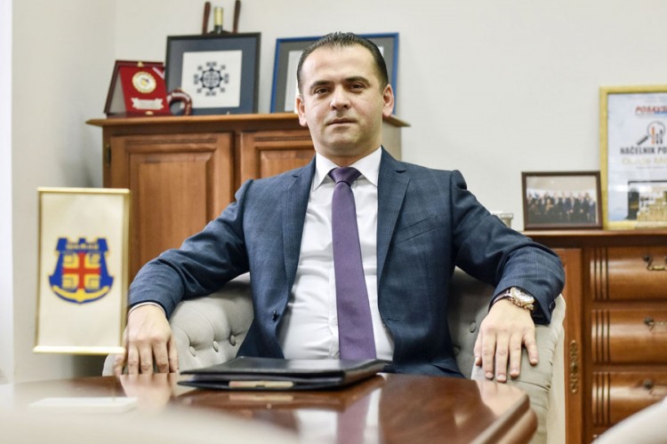 Načelnik Šamca sa sedam odbornika prelazi u SDS