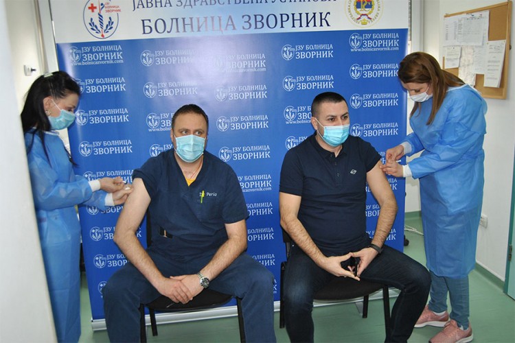 Vakcinisano 55 zdravstvenih radnika Opšte bolnice Zvornik