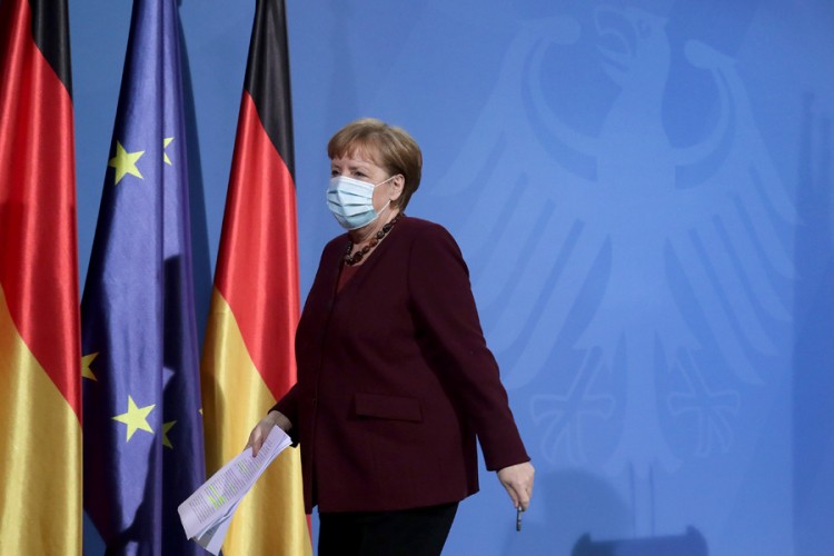 Merkel: Naručujemo Sputnjik V ako ga EMA odobri