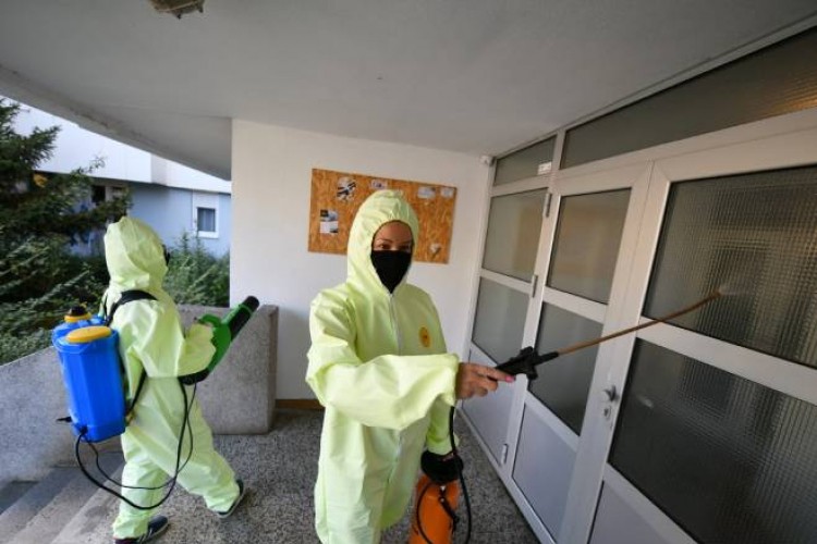 Dezinfekcija objekata gdje se građani masovnije okupljaju