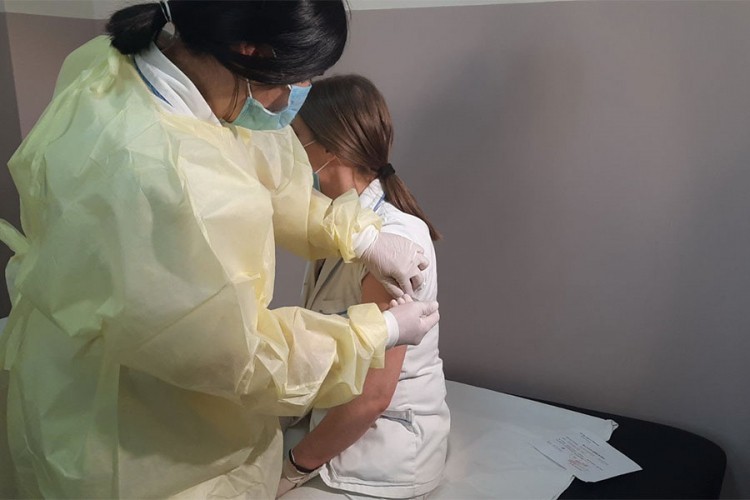 U Bijeljini rusku vakcinu primilo više od 900 ljudi, bez nuspojava