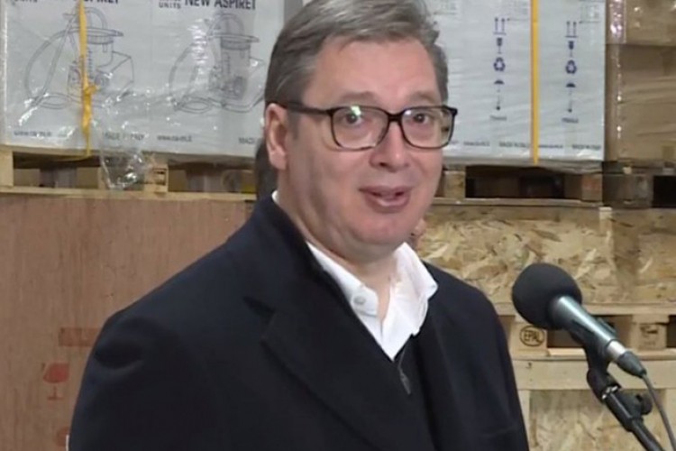 Vučić: Donacija Srpskoj kako bi se zajedničkim snagama izborili protiv britanskog soja