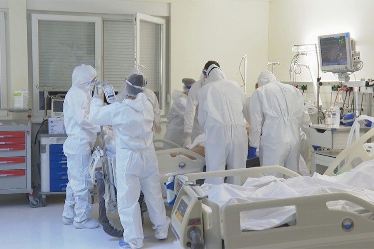 Ekipa RTRS poslije provedene noći u UKC: "I zaplašen i ohrabren viđenim"