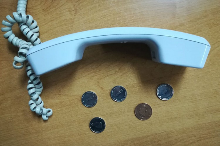 Vic dana: Sitno za telefon