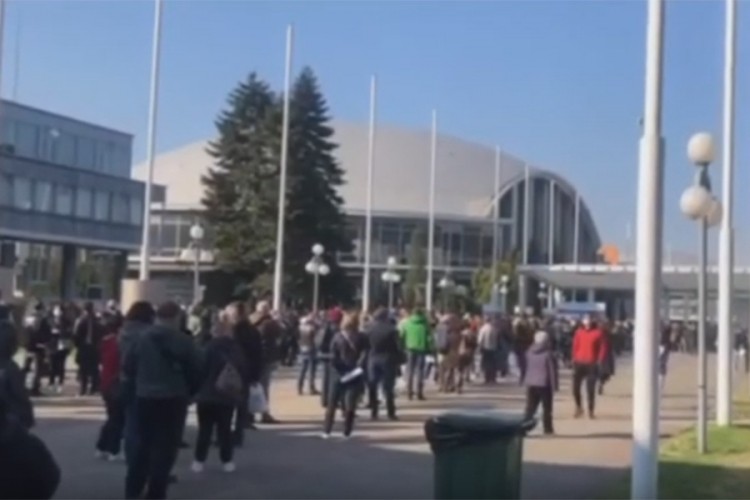 Veliki broj građana BiH i danas se vakciniše na Beogradskom sajmu