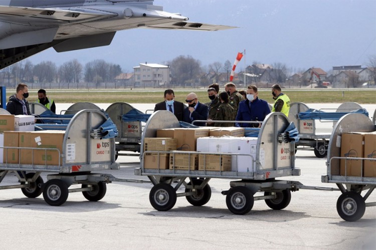 Poljska donirala BiH zaštitnu opremu za borbu protiv virusa korona