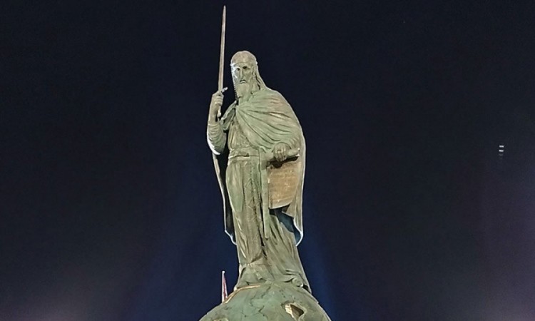 Oskrnavljen spomenik Stefanu Nemanji u Beogradu
