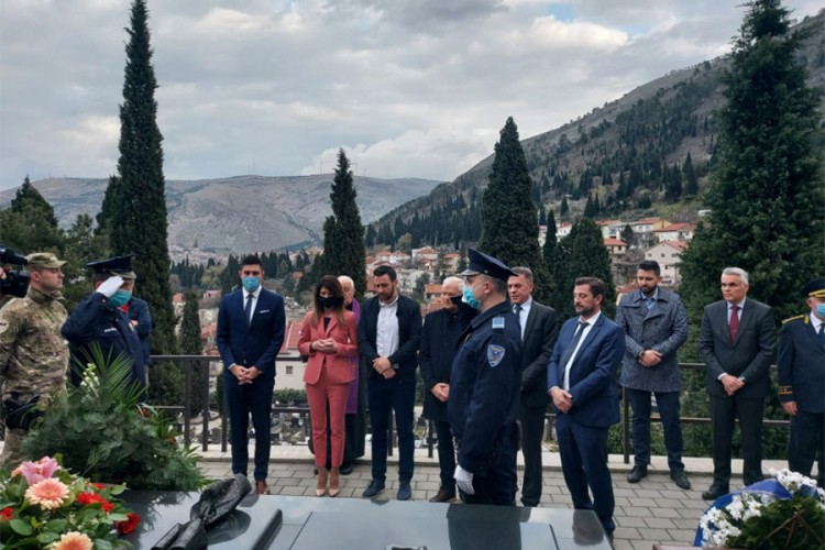 Obilježene 22 godine od atentata na Jozu Leutara