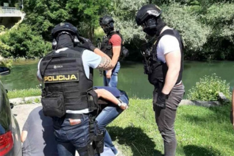 Pet uhapšenih u akciji "Bure", pronađena droga i 100.000 KM