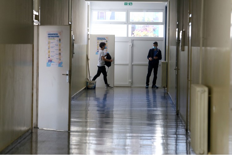 Grupa roditelja iz Srpske traži da se đaci vrate u klupe