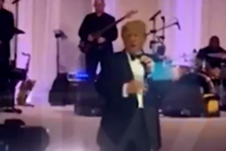 Tramp upao nepozvan na vjenčanje i održao govor