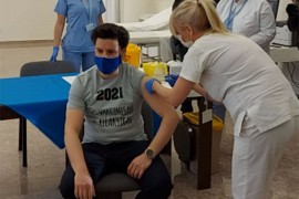 Vakcinisan Abazović, na majici imao zanimljivu poruku