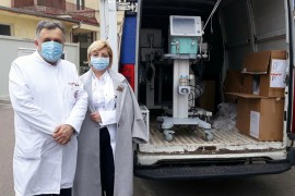 Bijeljinskoj bolnici uručeno sedam respiratora koji su donacija Vlade ...