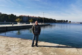 Bivši prvak Formule 1 sa porodicom na Brionima