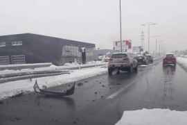 Jedna osoba povrijeđena u sudaru nekoliko vozila