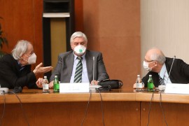 "Moguće otvaranje tržnih centara u ponedeljak, a škola od 19. aprila"