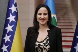 Karić odgovorila Ćosiću: Neće biti promjene ploča