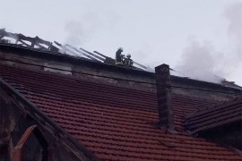 Uhapšeni zbog podmetanja požara u kojem je 10 porodica ostalo bez doma