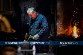 Profesor čuva kovačku vatru da se ne ugasi