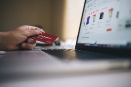 Naručio telefon i igricu preko interneta pa prevaren za 3.100 KM