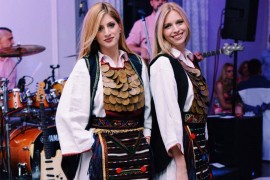 Sestre Santrač: Velika je odgovornost na onome ko opjeva istoriju