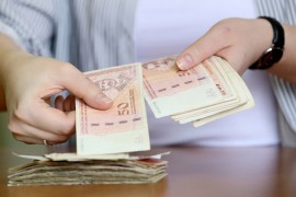 Nagrade zaposlenima pred sudom javnosti