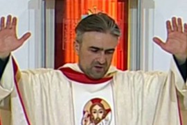 Sveštenik tokom mise davao uputstva za koga da se glasa