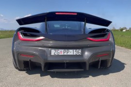 Rimac C_Two u trci sa Porscheom