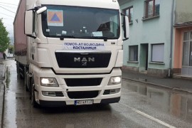 U Kostajnicu stigli kamioni sa građevinskim materijalom