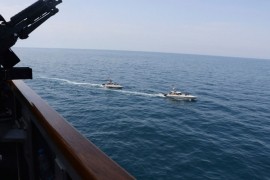 Američki brod ispalio hice upozorenja iranskim plovilima
