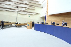 Poslanici se posvađali zbog Deklaracije o govoru mržnje Bakira ...