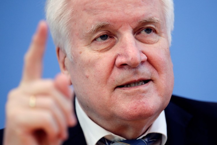 Špan poziva, Zehofer odbija: Neću da se vakcinišem AstraZenecom