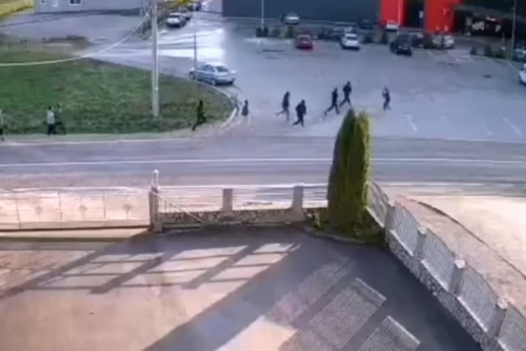 Objavljen snimak sukoba migranata u Velikoj Kladuši