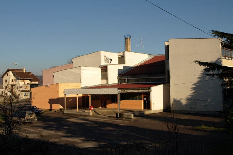 Učenici u Bratuncu obnovili ogradu školskog dvorišta