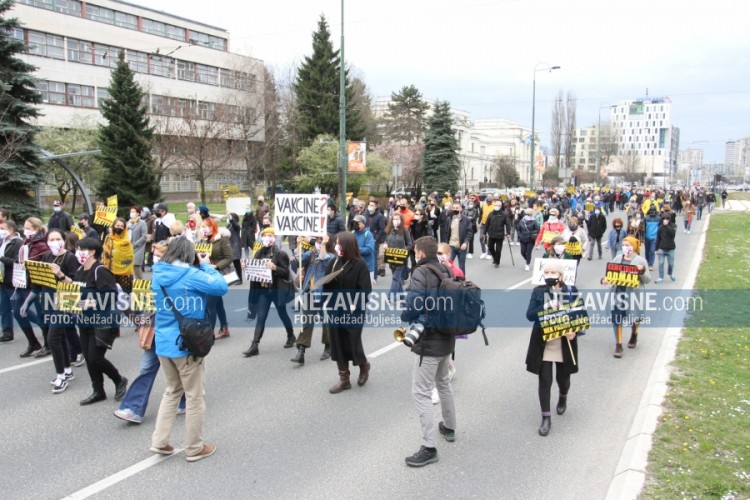 Građani Sarajeva traže smjenu Vlade FBiH, Savjeta ministara i nabavku vakcina