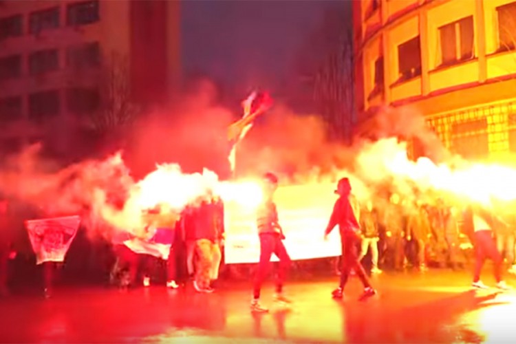 Protestna šetnja u Nikšiću u znak podrške Leposaviću