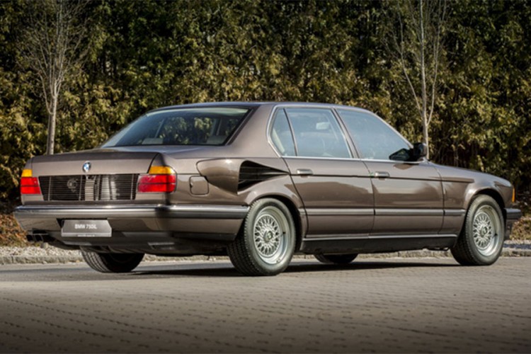 Ovo je jedini BMW Serije 7 s motorom V16