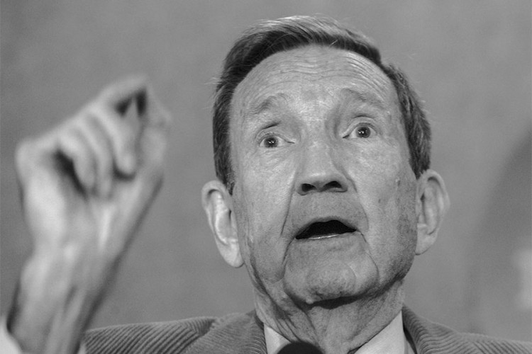Preminuo Remzi Klark
