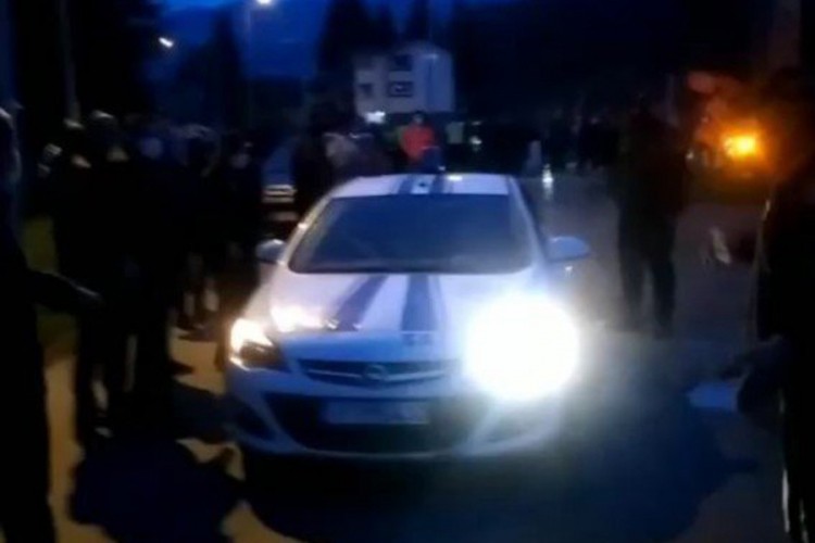 Incidenti u Crnoj Gori: Mediji tvrde da su komite pretukle mladića