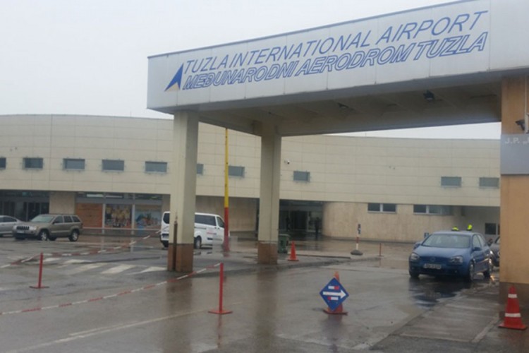 Tuzlanski aerodrom bi mogao ostati bez goriva?