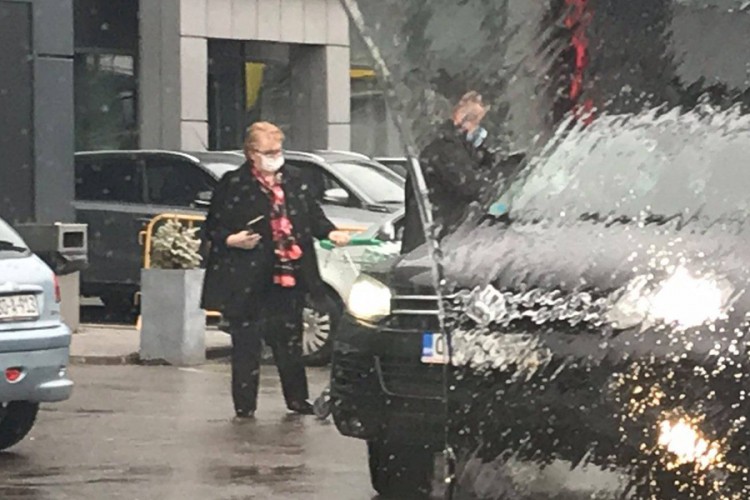 Turkovićeva u kupovinu išla službenim automobilom