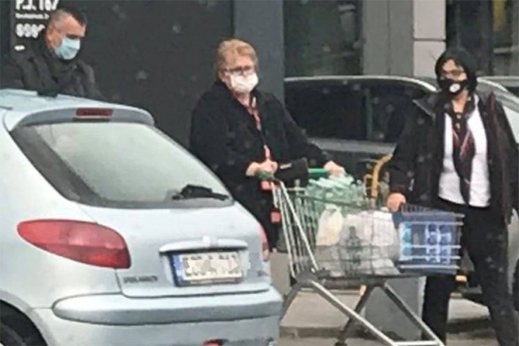 Oglasila se Turkovićeva nakon odlaska u kupovinu službenim autom