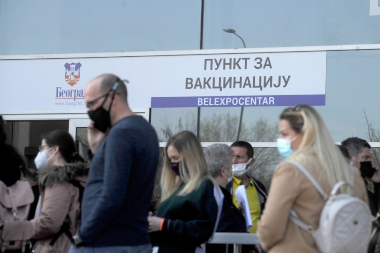 Italijani o Srbiji: Dok mi vakcinišemo 450, oni vakcinišu 7.800 ljudi
