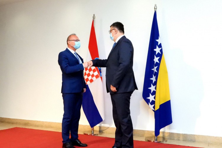 Tegeltija i Radman razgovarali aktuelnim temama pa i o "non paperu"