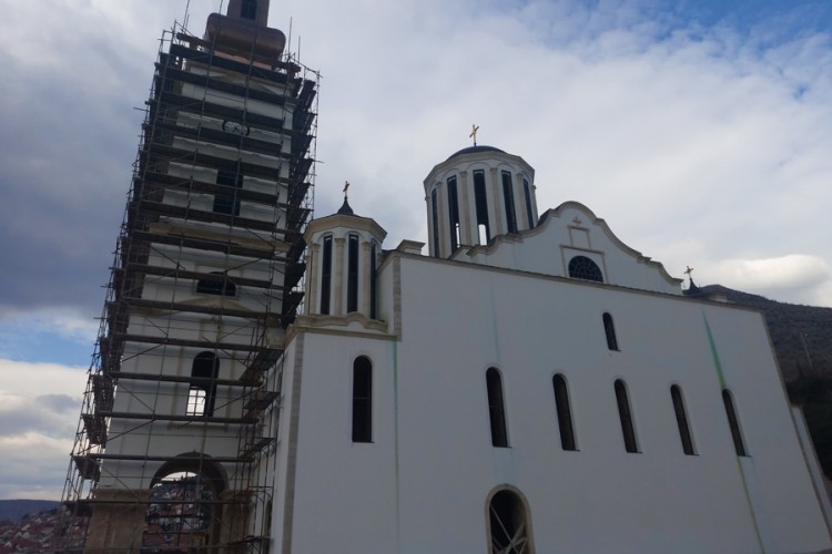 Sveštenici rasuti po svijetu darovali časnu trpezu