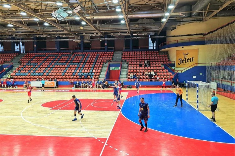Nastavljena mrtva trka rukometaša Izviđača i Borca