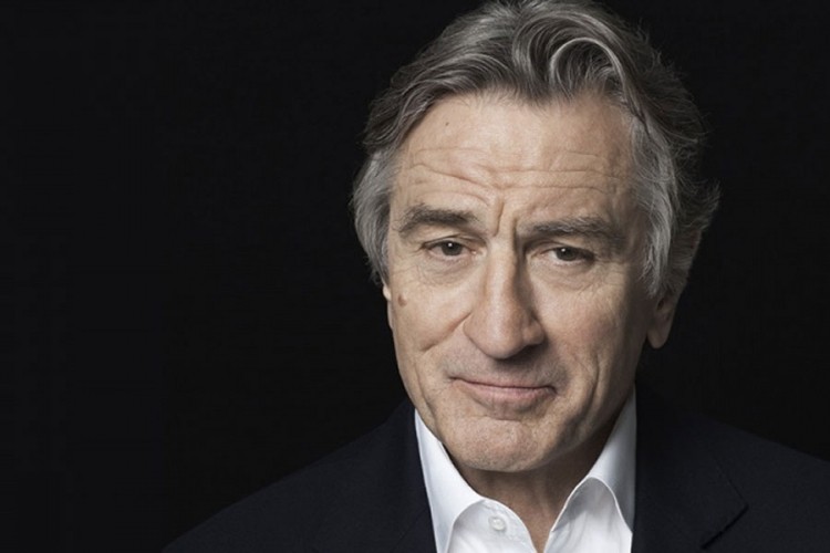 De Niro zbog razvoda radi po 12 sati dnevno