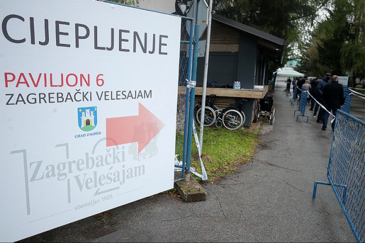 Zagrepčani dobili poziv za vakcinaciju, a vrata Velesajma zaključana