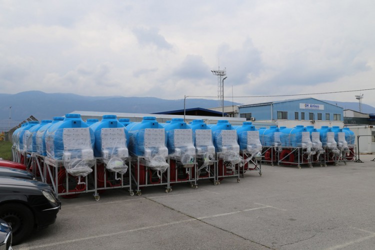 GP BiH dobila mobilne stanice za pranje ruku, ubruse i sapune