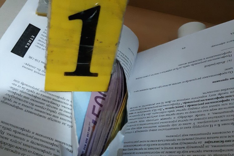 Bivšim poreskim inspektorima pet i po godina zatvora
